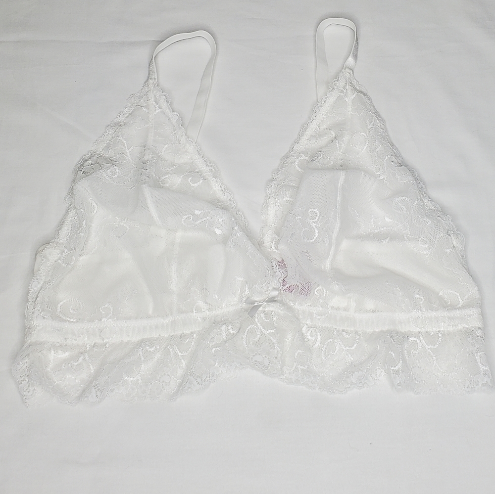 ✨️5 for $25✨️ White Lace Bralette 2X